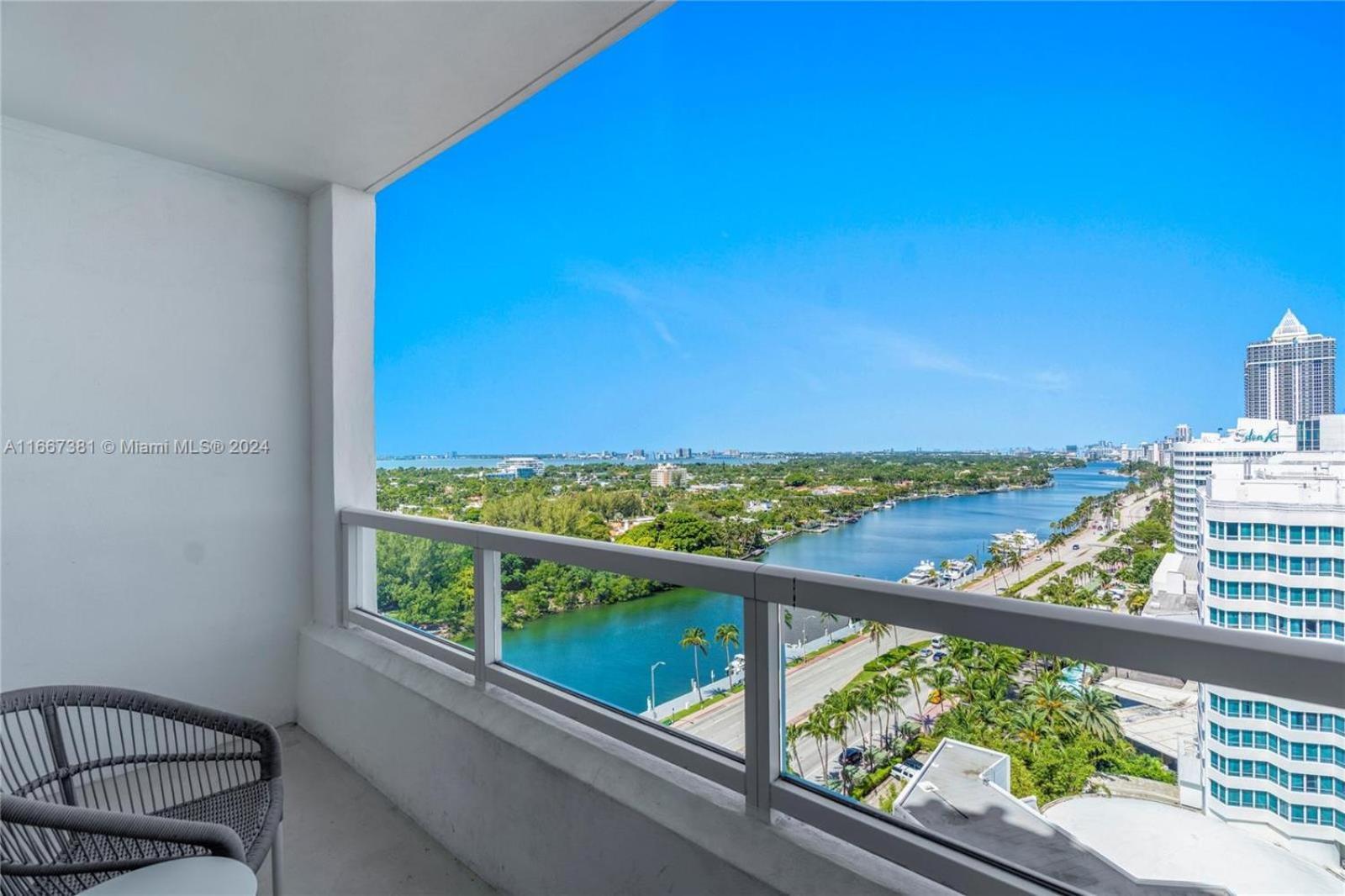 Hotel Fontainebleau Miami 5*