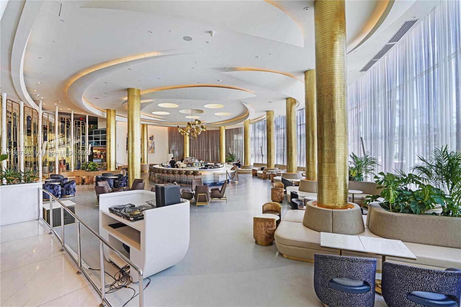 Fontainebleau Miami Hotel